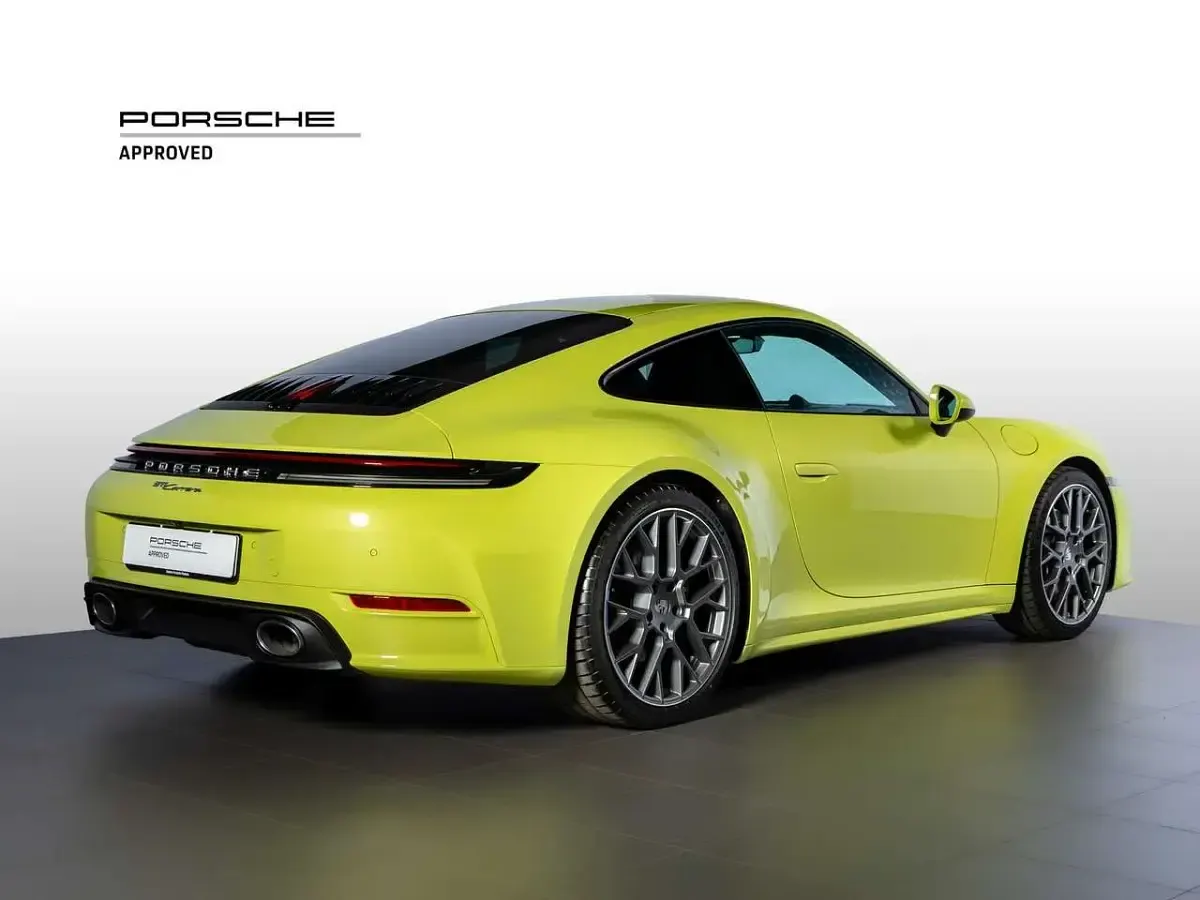 Usata Porsche 911 Carrera 394 CV (289 kW) 2025 Giallo cartagena metallizzato Coupé