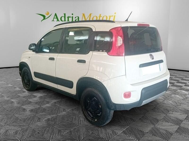 Usata Fiat Panda 4x4 S 86 CV (63 kW) 2019 Bianco Utilitaria