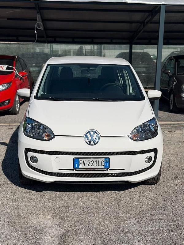 Bianco Usata 2014 VW up! Due volumi | 3900 € (Ottimo prezzo) - Immagine 1/4