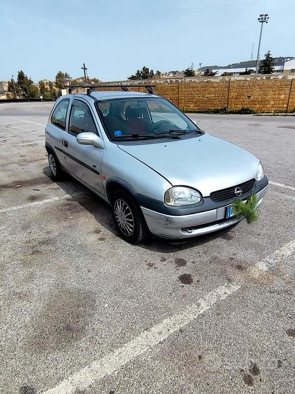Usata Opel Corsa 1999 Grigio