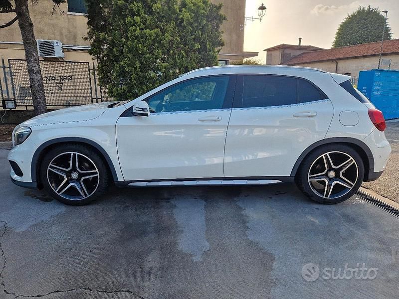 Usata Mercedes GLA220 Premium 170 CV (125 kW) 2015 Bianco SUV