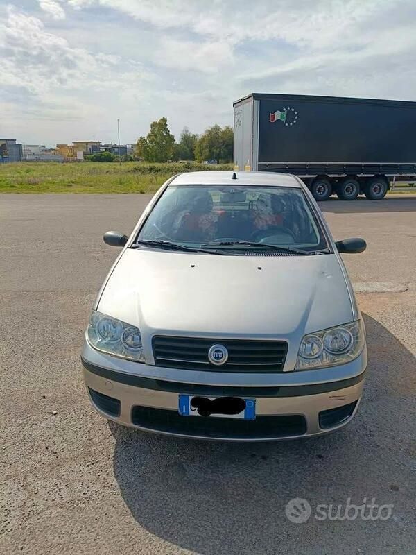 Usata Fiat Punto 69 CV (50 kW) 2005 Grigio Utilitaria
