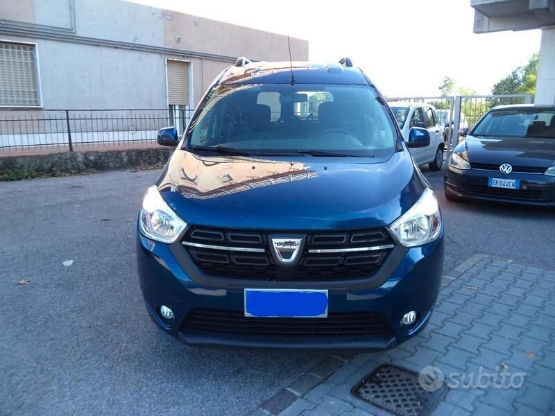Usata Dacia Dokker Essentiel 102 CV (75 kW) 2018 Blu Monovolume