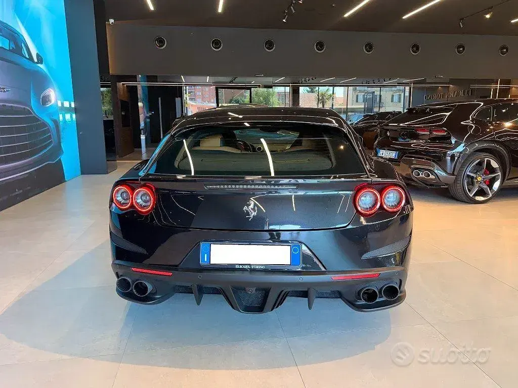 Usata Ferrari GTC4Lusso 609 CV (447 kW) 2018 Nero metallizzato Station wagon