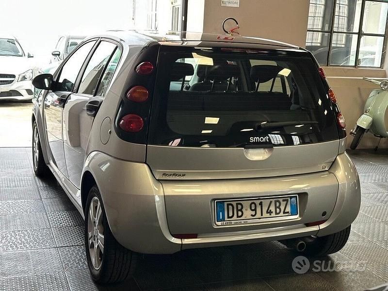 Usata Smart ForFour Passion 95 CV (69 kW) 2006 Grigio Utilitaria