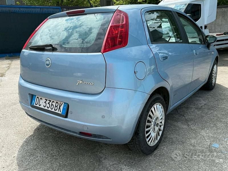 Usata Fiat Grande Punto 65 CV (47 kW) 2006 Grigio Utilitaria