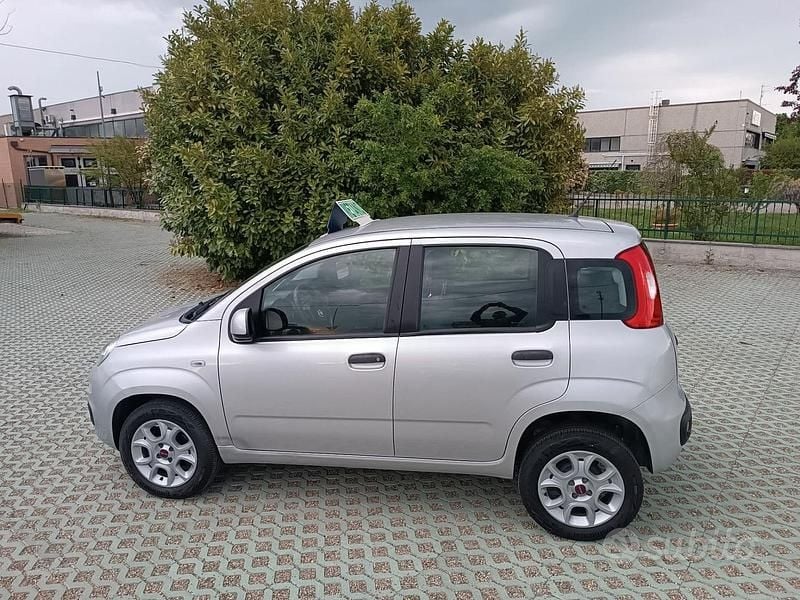 Usata Fiat Panda Easy 84 CV (61 kW) 2019 Grigio Utilitaria