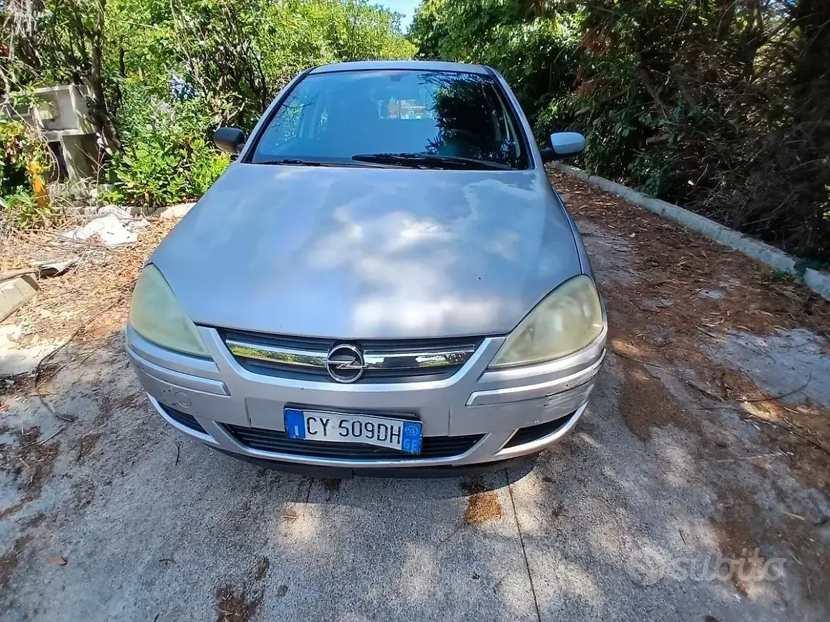 Usata Opel Corsa Club 90 CV (66 kW) 2005 Grigio Utilitaria