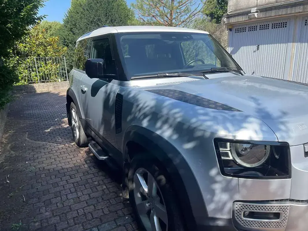 Usata Land Rover Defender 249 CV (183 kW) 2021 Argento SUV