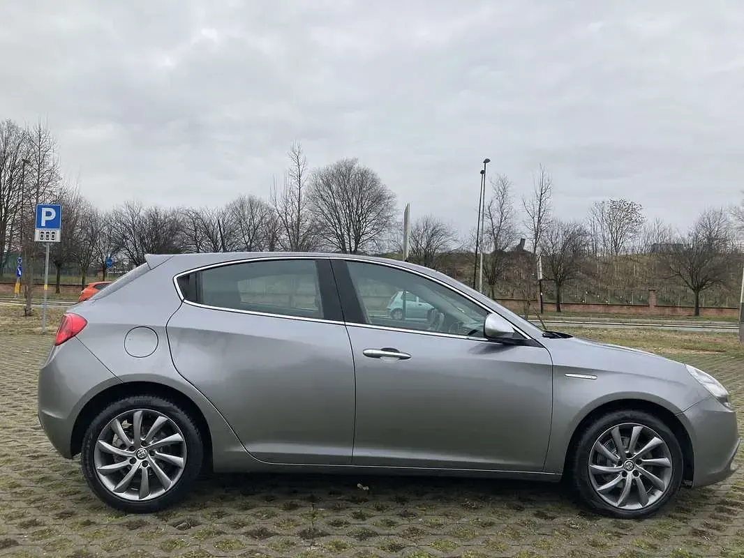 Usata Alfa Romeo Giulietta Super 120 CV (88 kW) 2016 Grigio Utilitaria