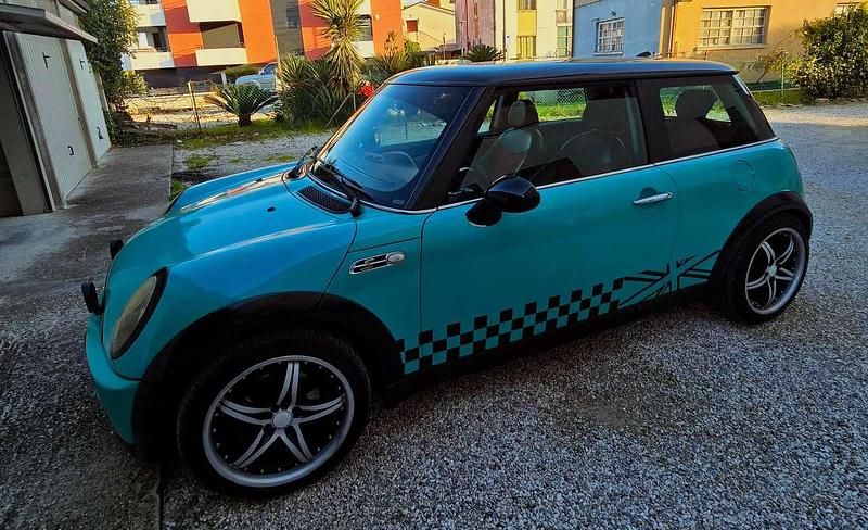 Blu/azzurro Usata 2005 Mini Cooper Due volumi | 3000 € (Buon prezzo) - Immagine 1/4