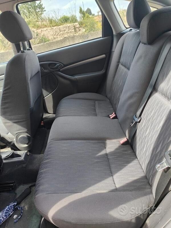 Usata Ford Focus 116 CV (85 kW) 2002 Nero Berlina