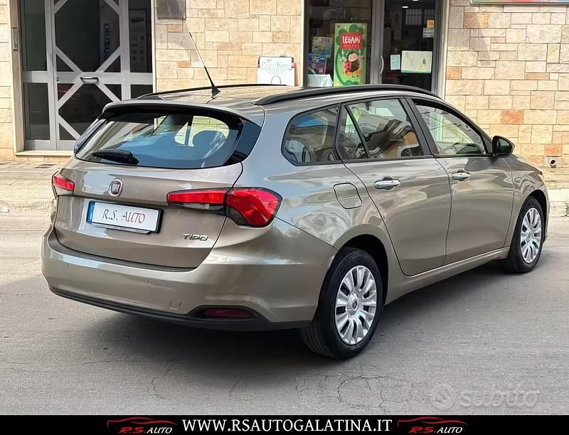 Usata Fiat Tipo 120 CV (88 kW) 2017 Grigio Station wagon
