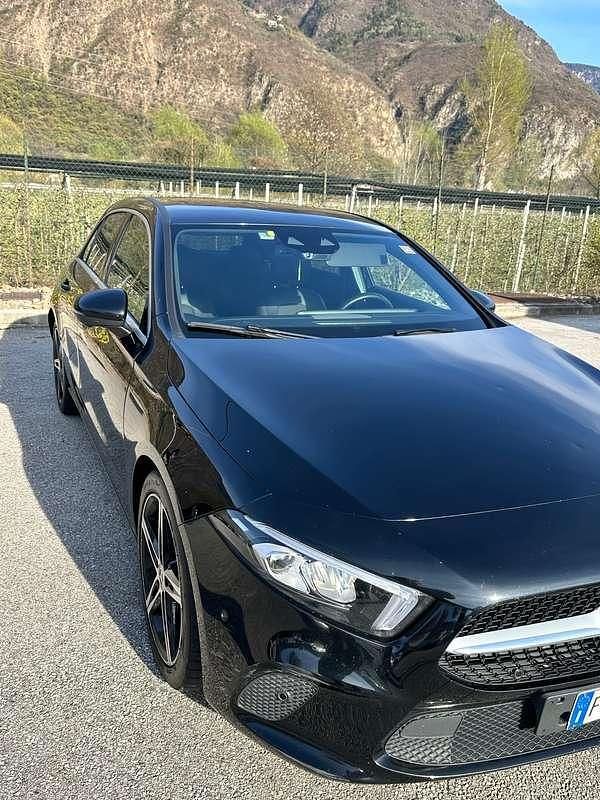 Usata Mercedes A180 Premium 116 CV (85 kW) 2018 Nero Berlina