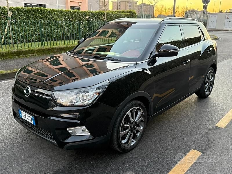 Nero Usata 2016 Ssangyong (KGM) Tivoli SUV | 6900 € (Buon prezzo) - Immagine 1/4