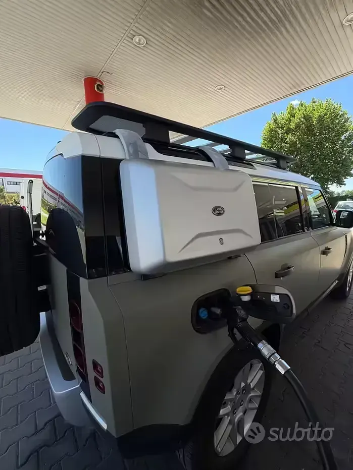 Usata Land Rover Defender 200 CV (147 kW) 2021 Verde SUV