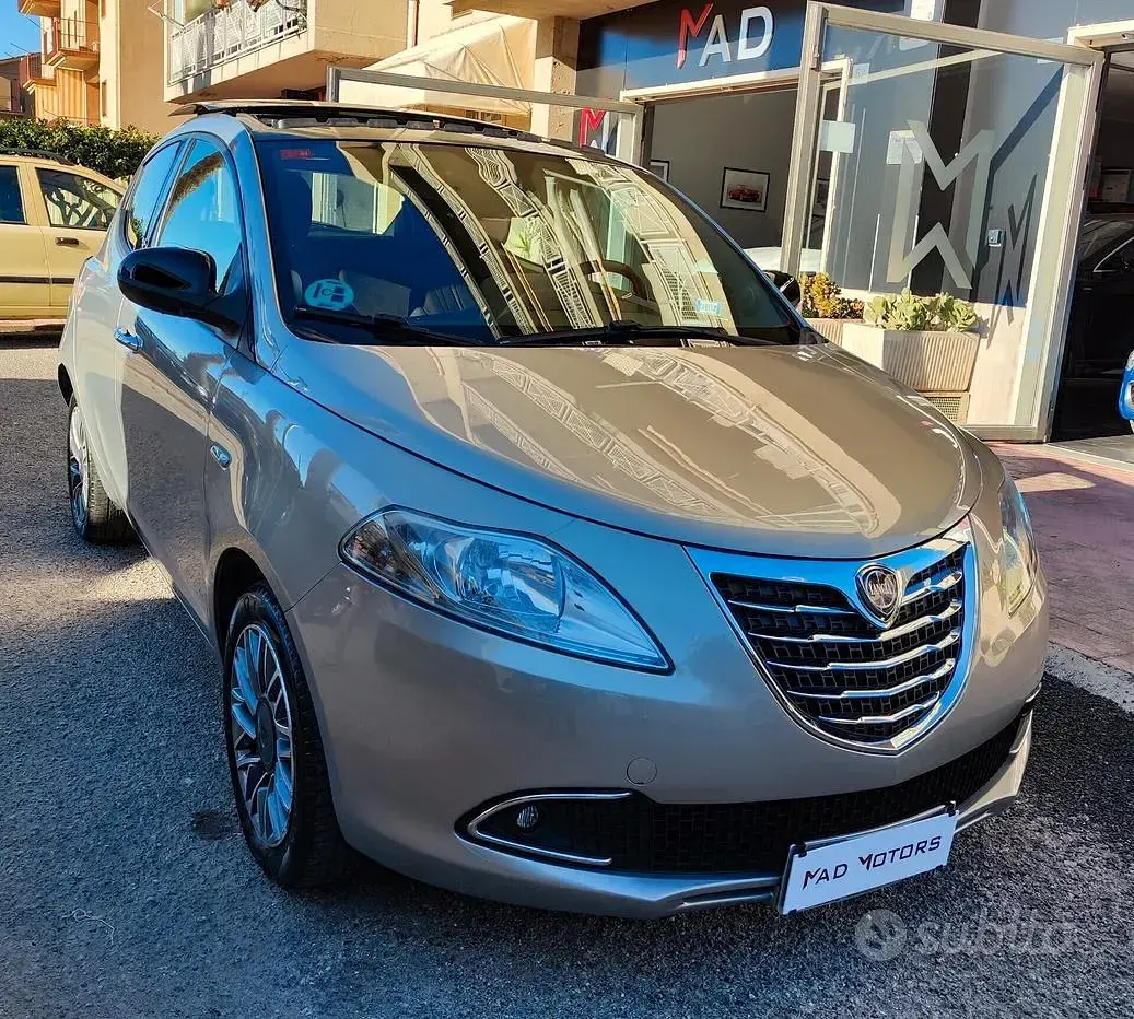 Usata Lancia Ypsilon Gold 69 CV (50 kW) 2012 Giallo Utilitaria