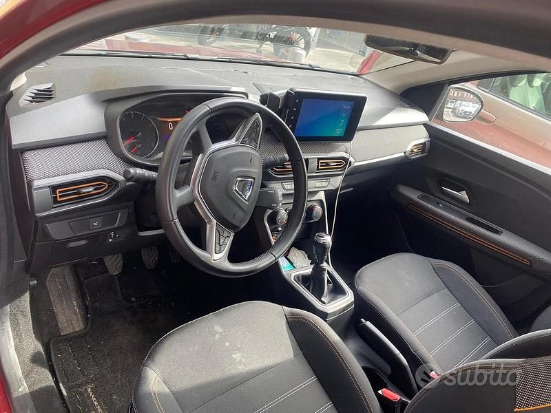 Usata Dacia Sandero Essentiel 2022 Rosso Berlina