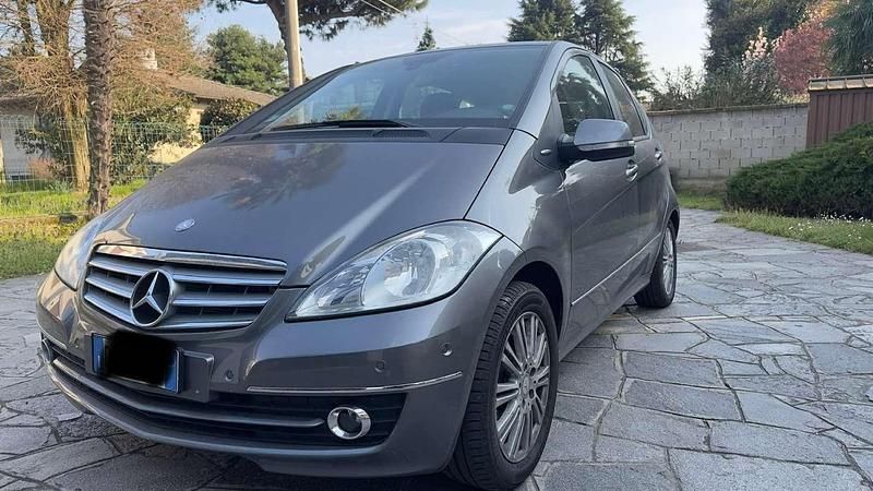 Usata Mercedes A150 Elegance 95 CV (69 kW) 2009 Grigio Monovolume