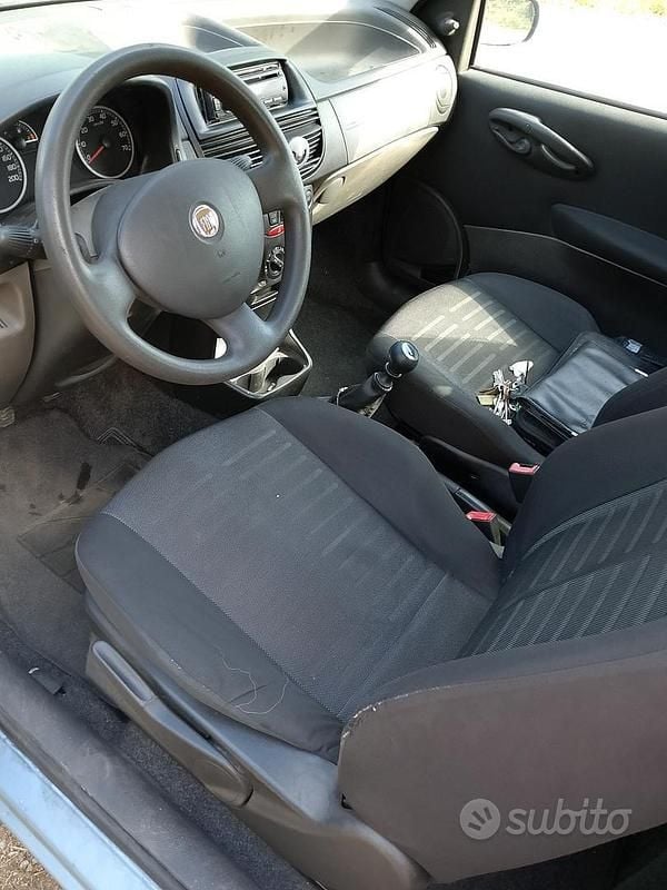 Usata Fiat Punto 60 CV (44 kW) 2009 Utilitaria