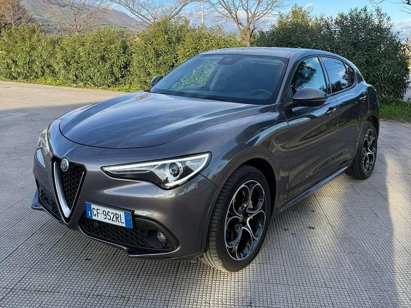 Usata Alfa Romeo Stelvio Business 160 CV (117 kW) 2021 Grigio vesuvio SUV