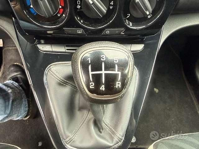 Usata Lancia Ypsilon Gold 69 CV (50 kW) 2016 Nero Utilitaria