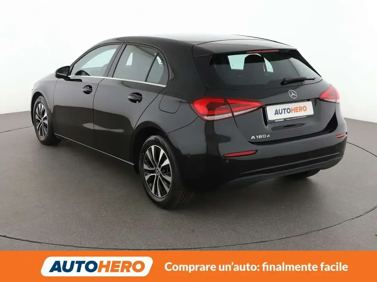 Usata Mercedes A180 Business 116 CV (85 kW) 2022 Nero Berlina