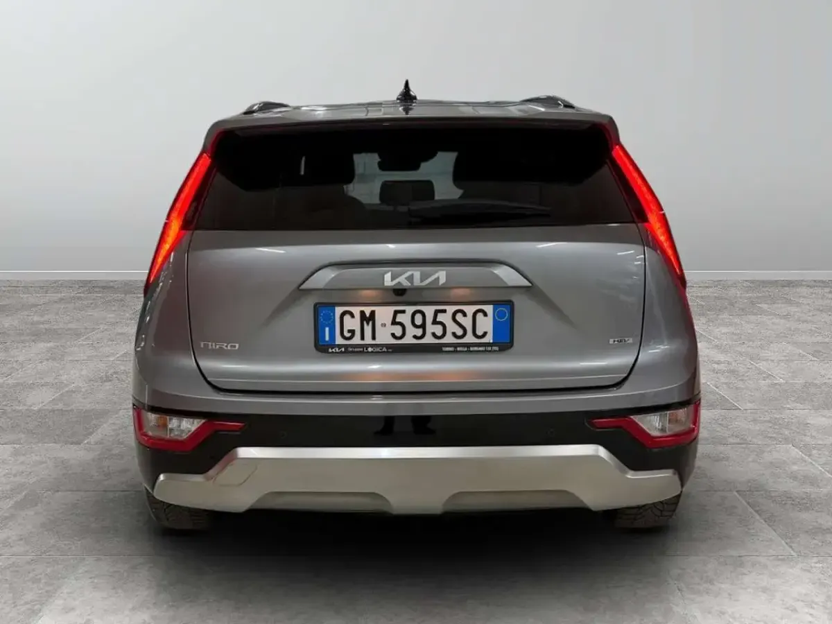 Usata Kia Niro Style 105 CV (77 kW) 2023 Steel gray SUV