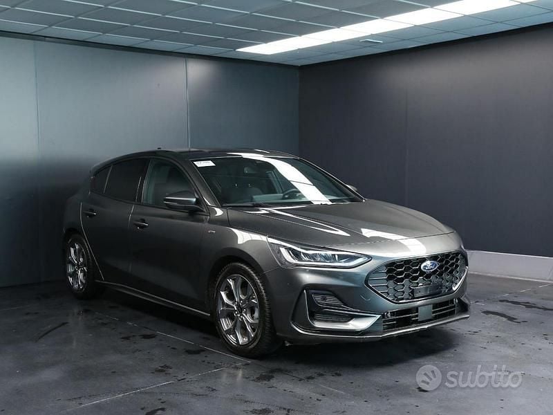 Usata Ford Focus ST 125 CV (91 kW) 2025 Grigio Berlina