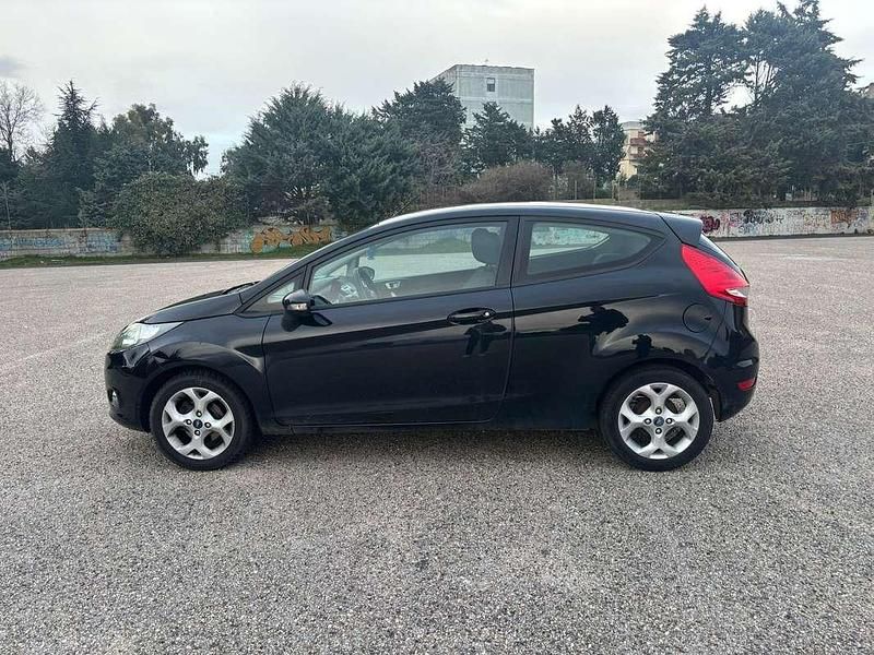 Usata Ford Fiesta Titanium 60 CV (44 kW) 2012 Nero Utilitaria