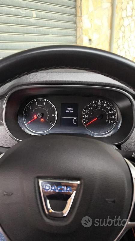 Usata Dacia Duster 101 CV (74 kW) 2022 Grigio SUV
