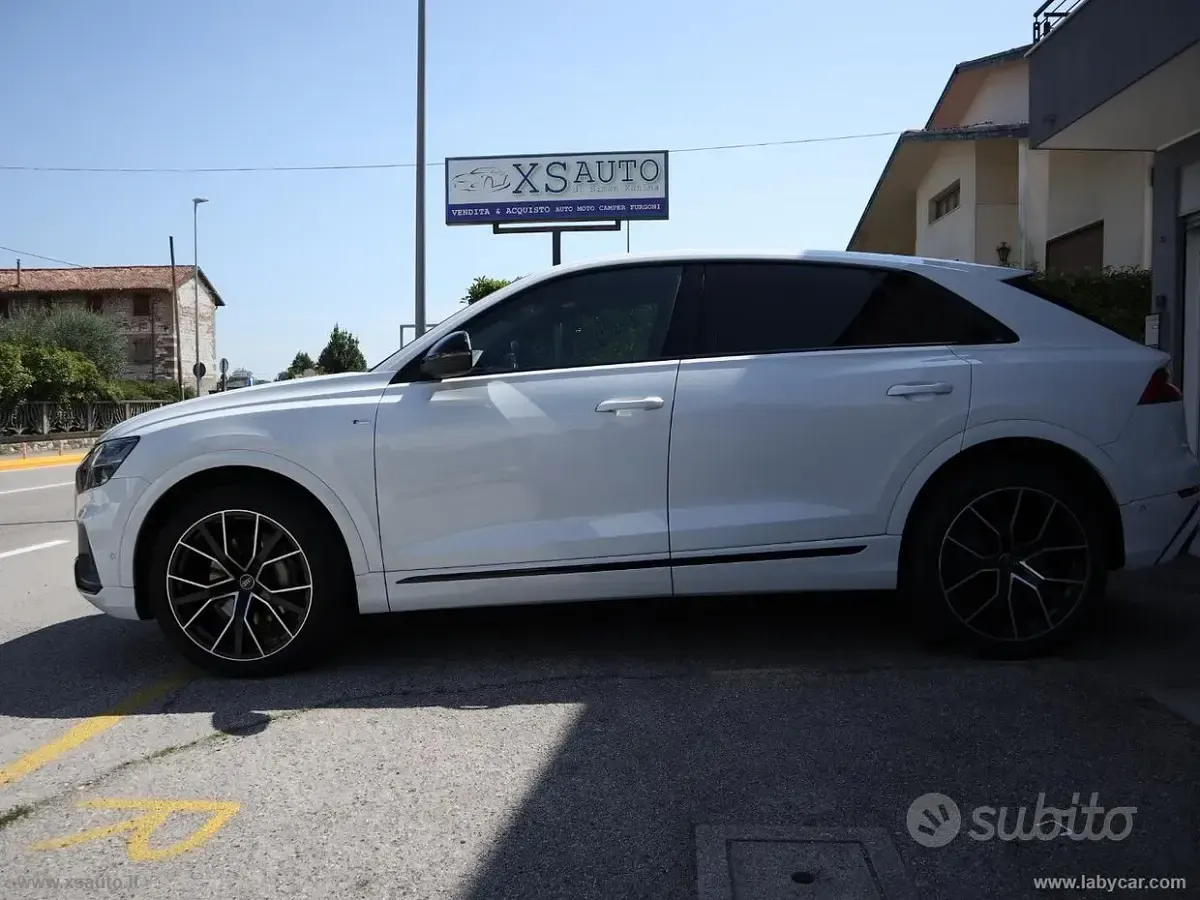 Usata Audi Q8 S-Line 286 CV (210 kW) 2023 Bianco SUV