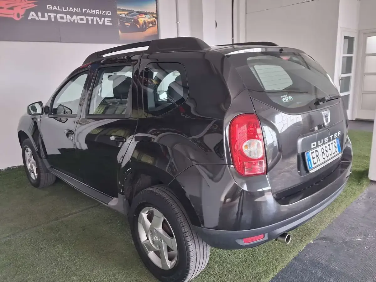 Usata Dacia Duster Ambiance 105 CV (77 kW) 2013 Nero SUV