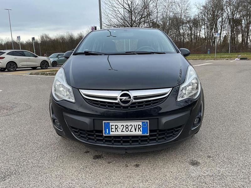 Usata Opel Corsa Sport 86 CV (63 kW) 2013 Nero Utilitaria