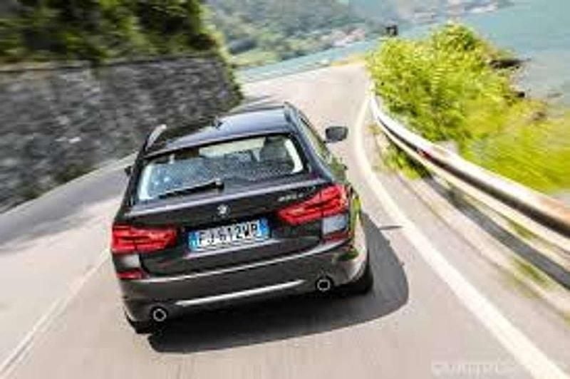 Usata BMW 525 Luxury Line 218 CV (160 kW) 2015 Grigio Station wagon