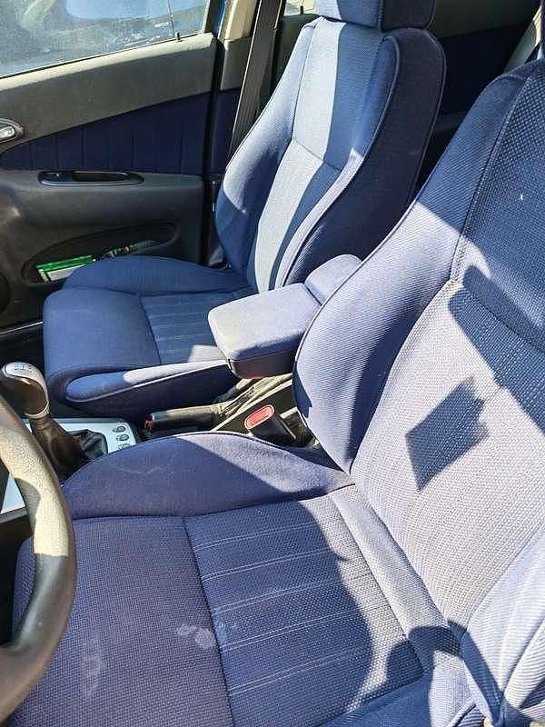 Usata Alfa Romeo 156 Distinctive 140 CV (102 kW) 2003 Blu/azzurro Station wagon