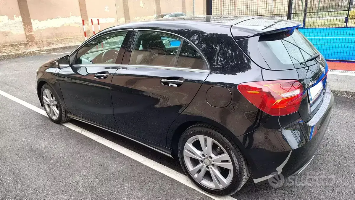 Usata Mercedes 180 109 CV (80 kW) 2018 Nero Berlina