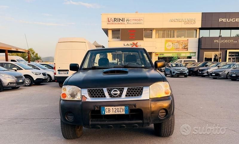 Usata Nissan Navara 133 CV (97 kW) 2002 Nero Pick-up