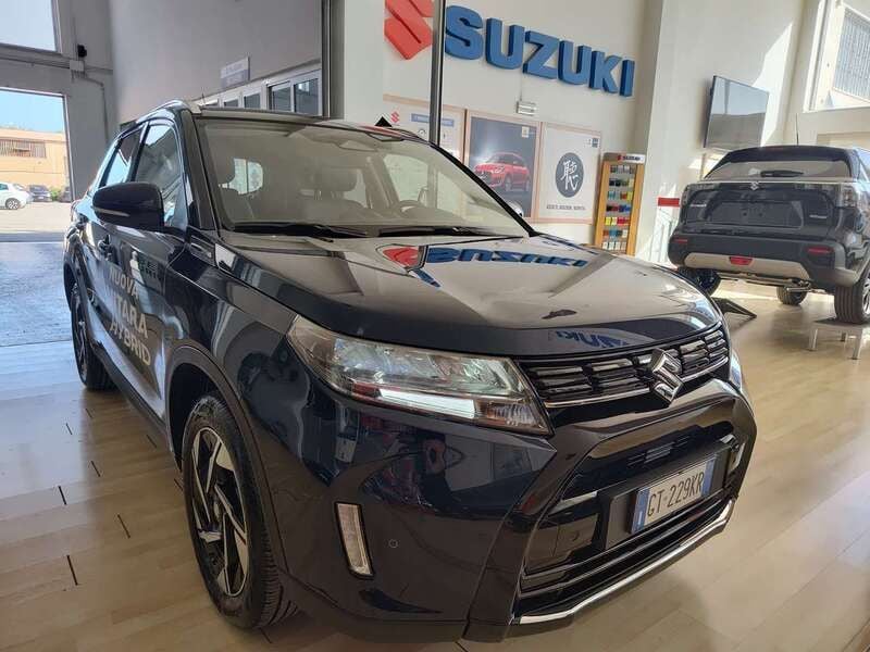 Second-hand Suzuki Vitara 129 CP (94 kW) 2024 Albastru SUV