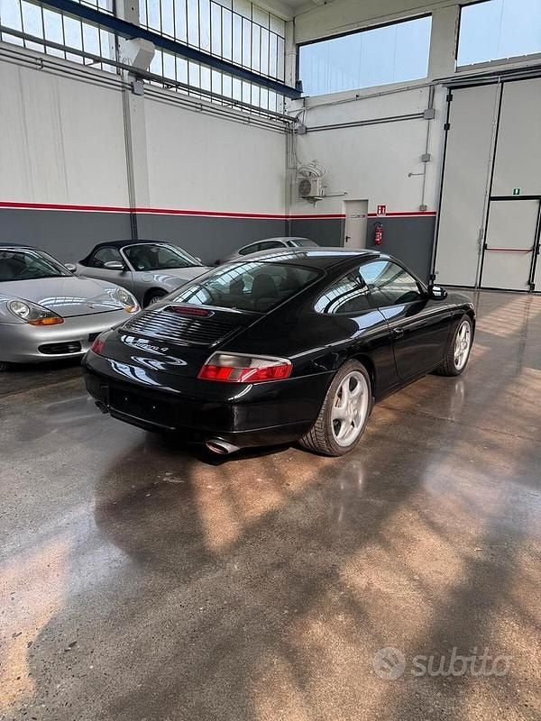 Usata Porsche 911 Carrera 4 300 CV (220 kW) 2001 Nero Coupé