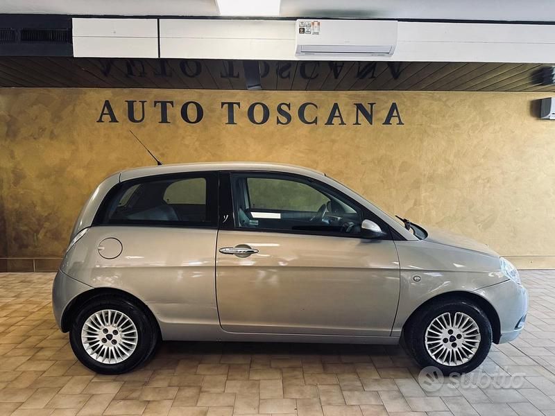 Usata Lancia Ypsilon 60 CV (44 kW) 2008 Grigio Utilitaria