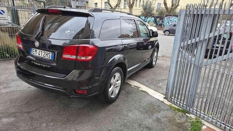 Usata Fiat Freemont Lounge 140 CV (102 kW) 2012 Nero SUV