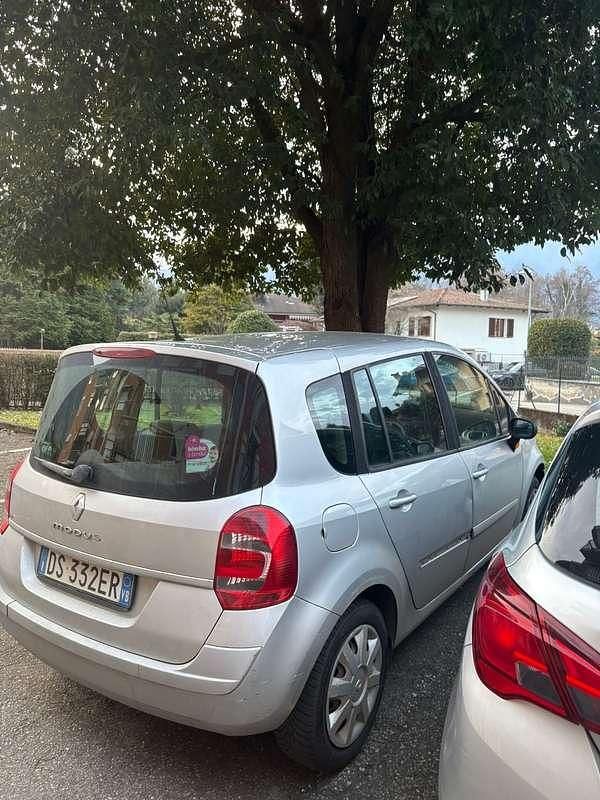 Usata Renault Modus Dynamique 75 CV (55 kW) 2007 Monovolume