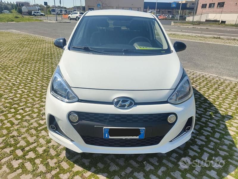 Usata Hyundai i10 67 CV (49 kW) 2019 Bianco Utilitaria
