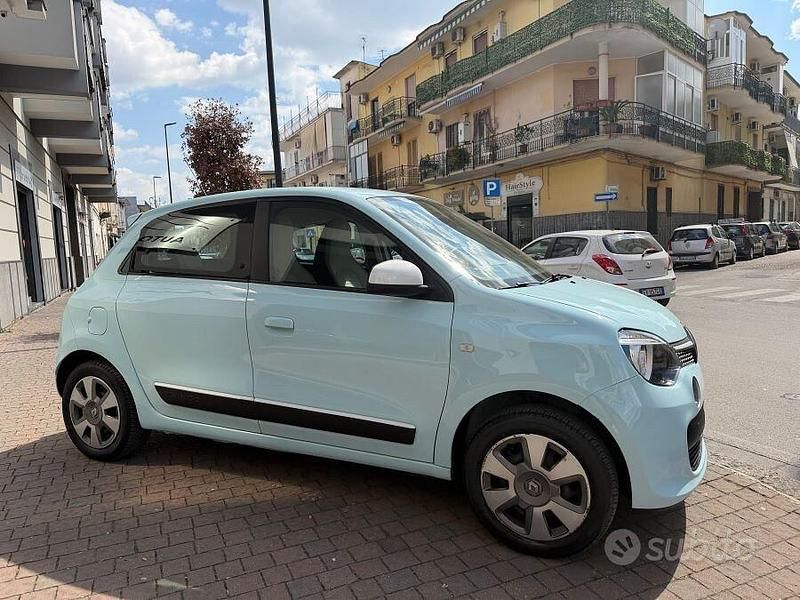 Usata Renault Twingo LIMITED 70 CV (51 kW) 2015 Nero Utilitaria