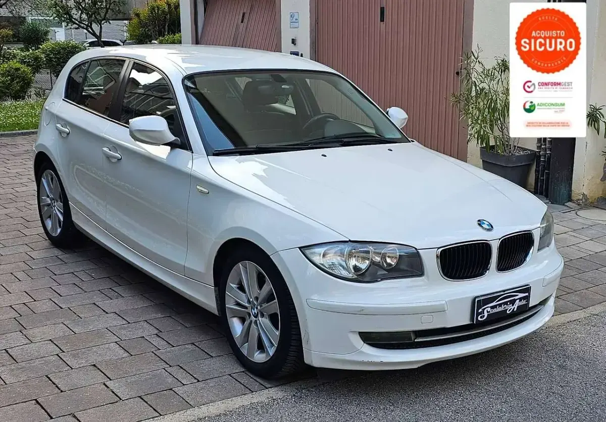 Usata BMW 118 143 CV (105 kW) 2010 Bianco Utilitaria