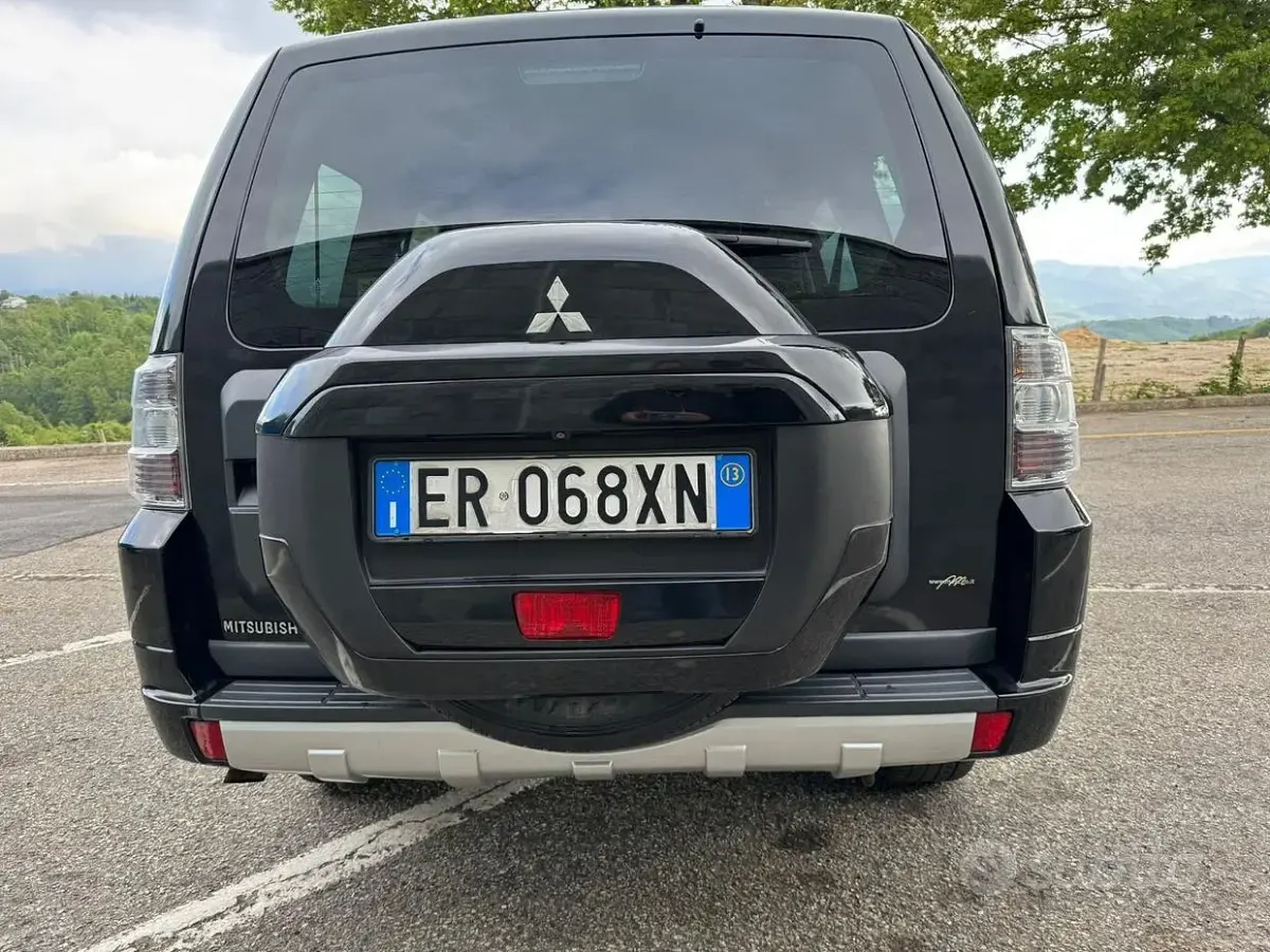 Usata Mitsubishi Pajero 200 CV (147 kW) 2013 Nero SUV