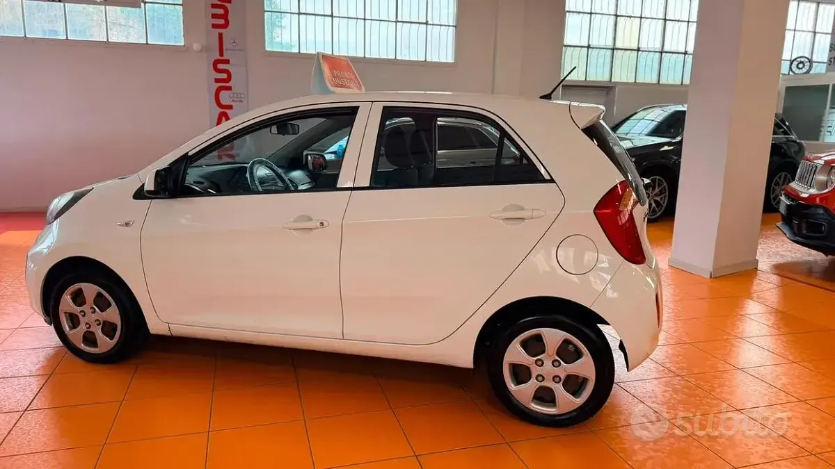 Usata Kia Picanto 69 CV (50 kW) 2011 Bianco Utilitaria