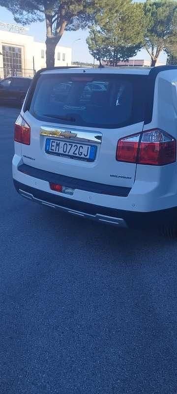 Bianco Usata 2012 Chevrolet Orlando LT Monovolume | 5000 € (Buon prezzo) - Immagine 1/4
