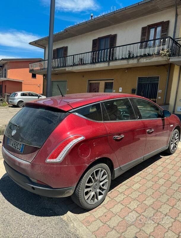 Usata Lancia Delta 120 CV (88 kW) 2008 Utilitaria